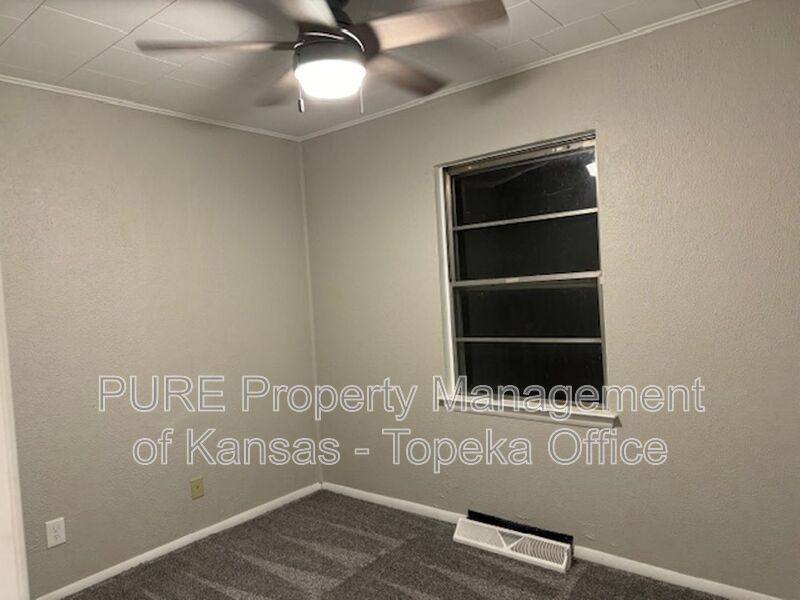 House for rent at 2416 SW 25th Dr, Topeka, KS 66611