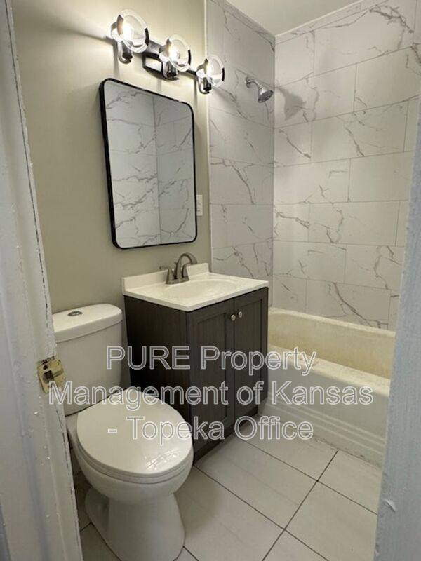 House for rent at 2416 SW 25th Dr, Topeka, KS 66611