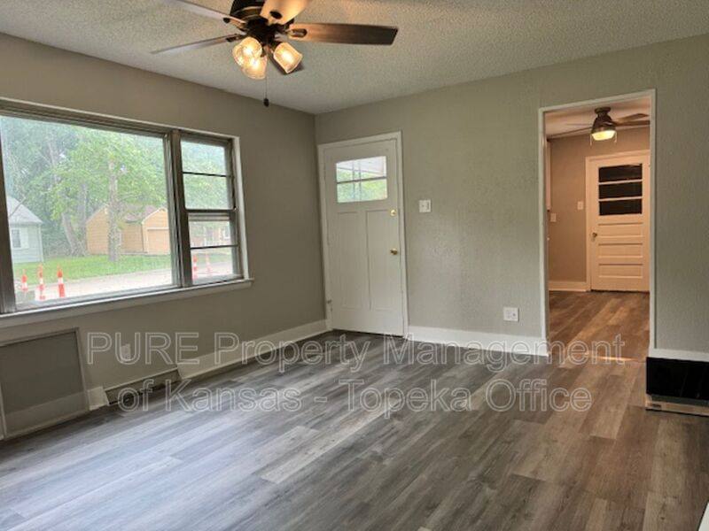 House for rent at 2416 SW 25th Dr, Topeka, KS 66611