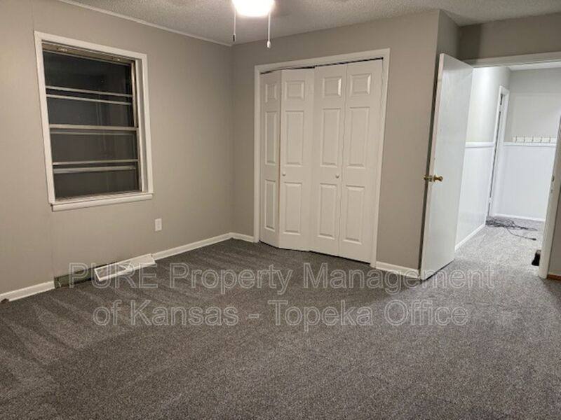 House for rent at 2416 SW 25th Dr, Topeka, KS 66611