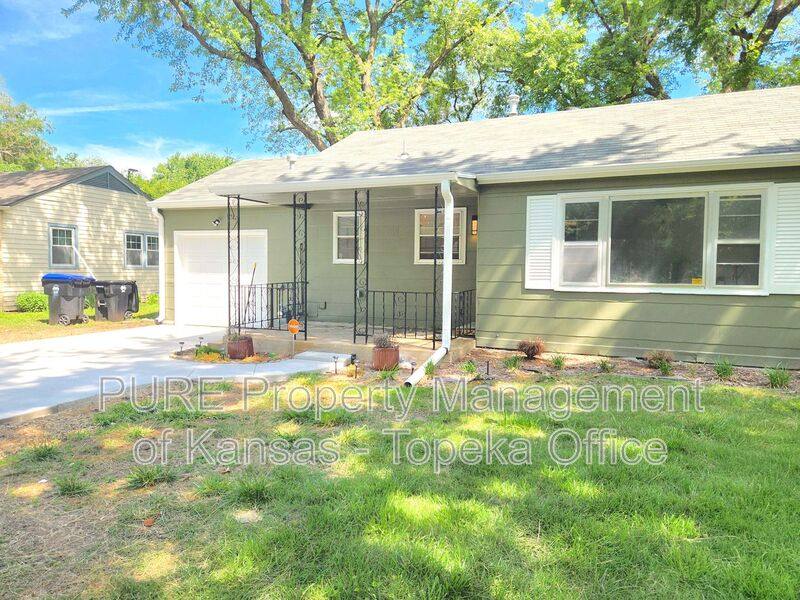House for rent at 2416 SW 25th Dr, Topeka, KS 66611