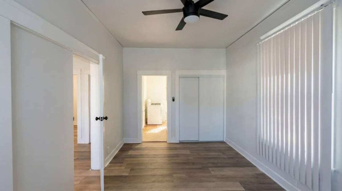 Apartment for rent at 1142 W 17th St, Los Angeles, CA 90015