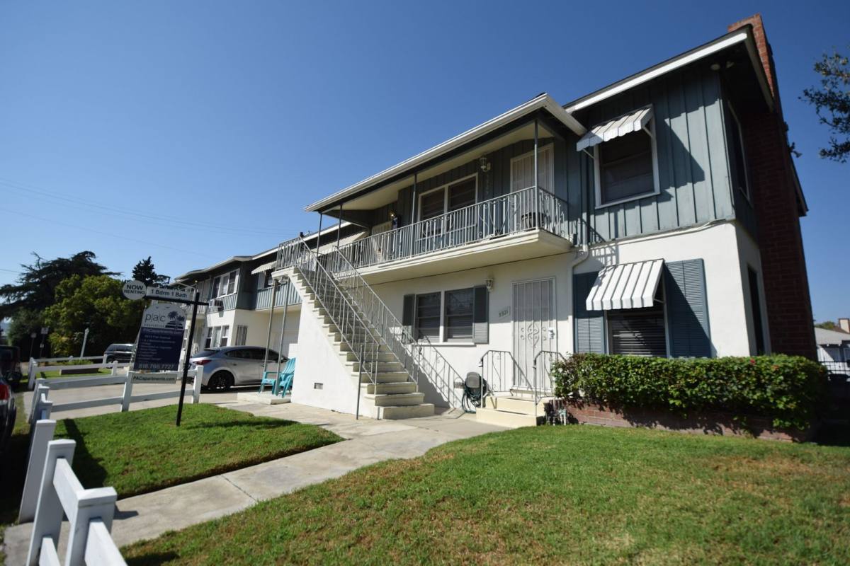 Apartment for rent at 5915 Fair Ave, North Hollywood, CA 91601