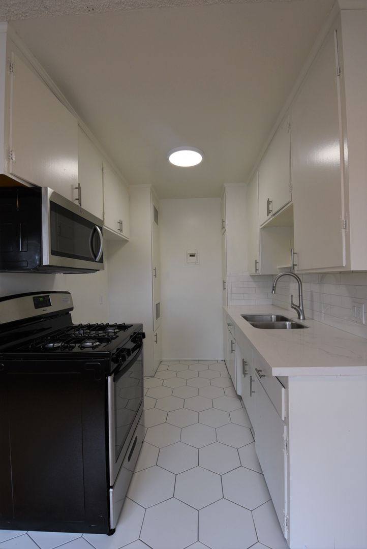 Apartment for rent at 5915 Fair Ave, North Hollywood, CA 91601