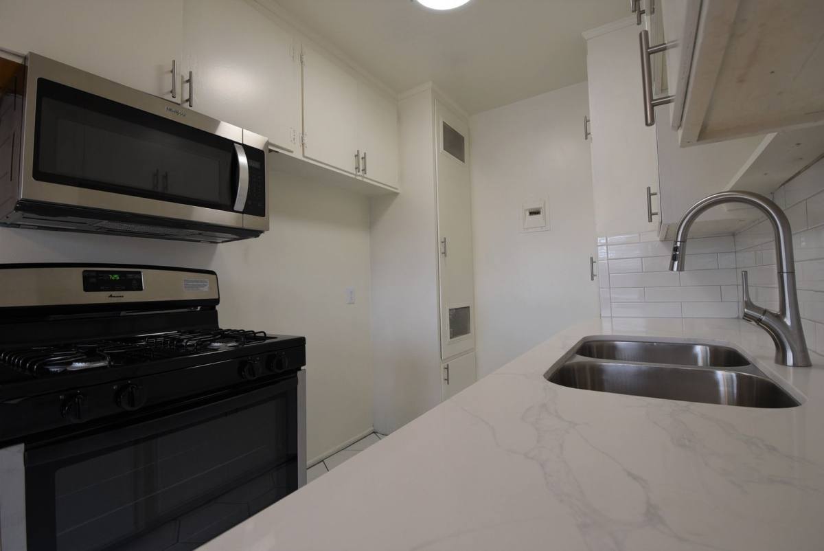 Apartment for rent at 5915 Fair Ave, North Hollywood, CA 91601