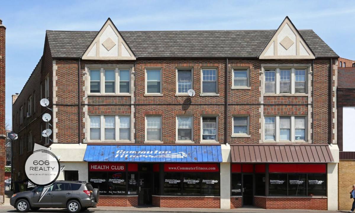 Apartment for rent at 18-24 NW Highway, Arlington Heights, IL 60004