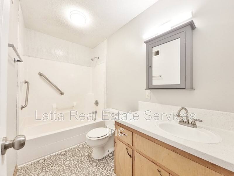 Apartment for rent at 115 W Orchard St #B, Odessa, MO 64076