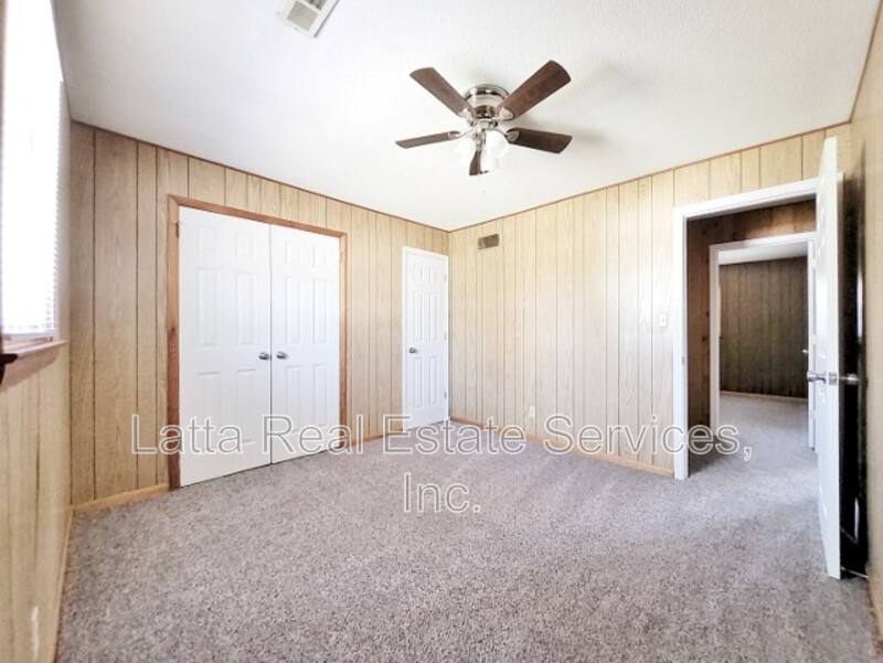 Apartment for rent at 115 W Orchard St #B, Odessa, MO 64076