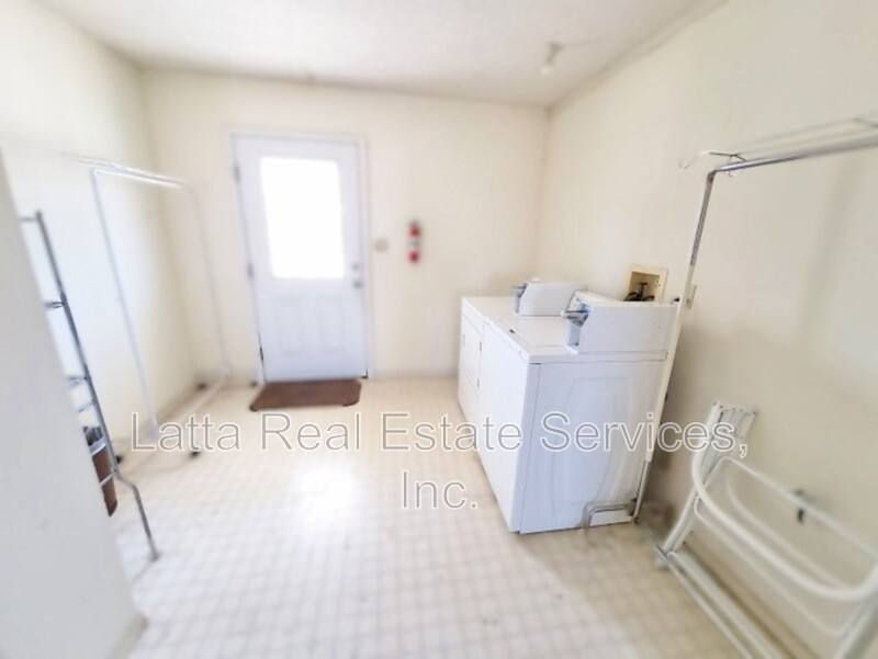 Apartment for rent at 115 W Orchard St #B, Odessa, MO 64076