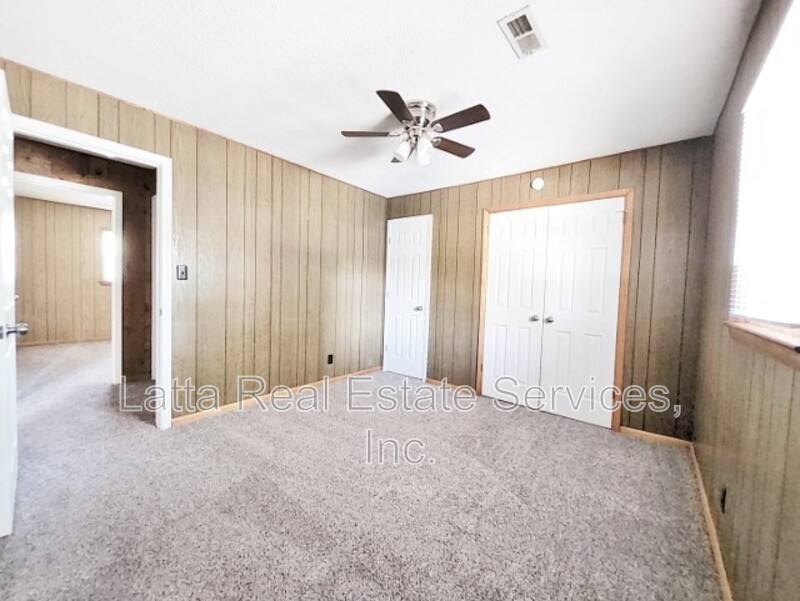 Apartment for rent at 115 W Orchard St #B, Odessa, MO 64076