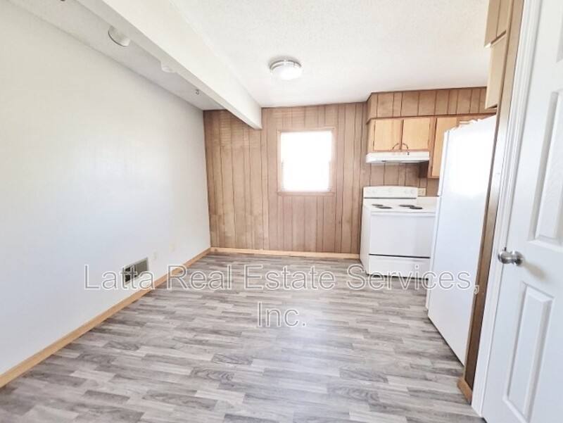 Apartment for rent at 115 W Orchard St #B, Odessa, MO 64076