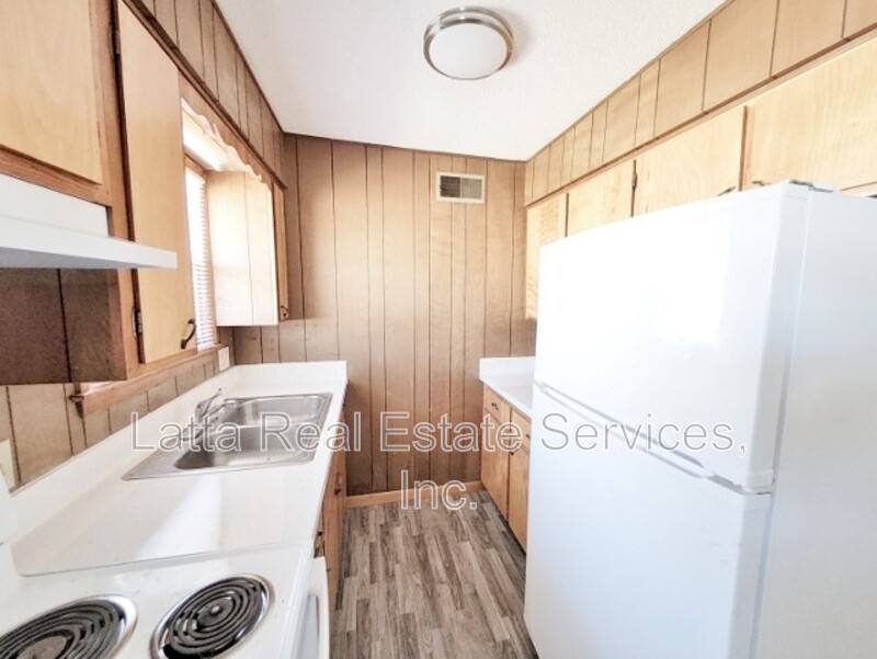Apartment for rent at 115 W Orchard St #B, Odessa, MO 64076