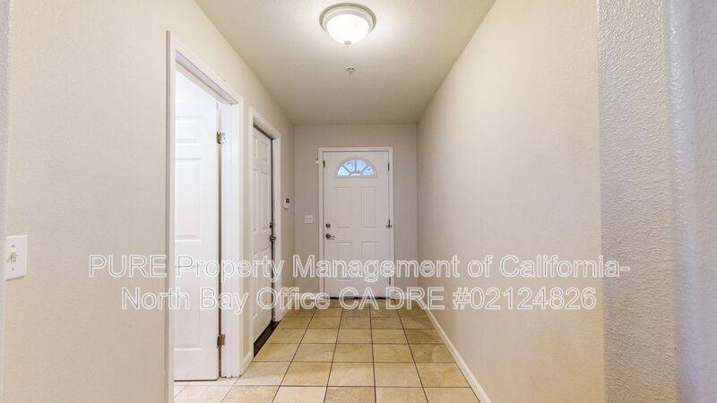 Townhouse for rent at 132 Treadway Court, Cloverdale, CA 95425