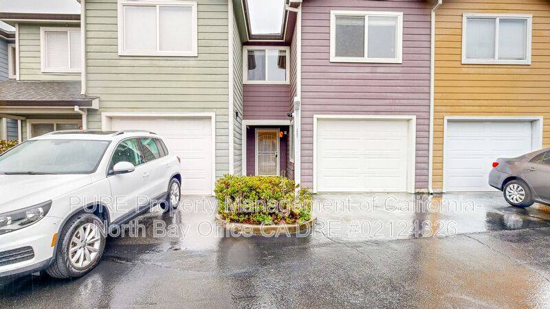 Townhouse for rent at 132 Treadway Court, Cloverdale, CA 95425