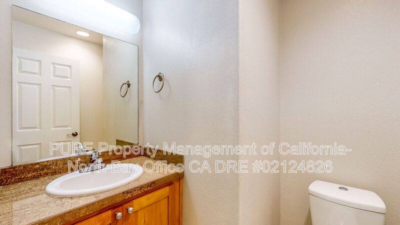Townhouse for rent at 132 Treadway Court, Cloverdale, CA 95425
