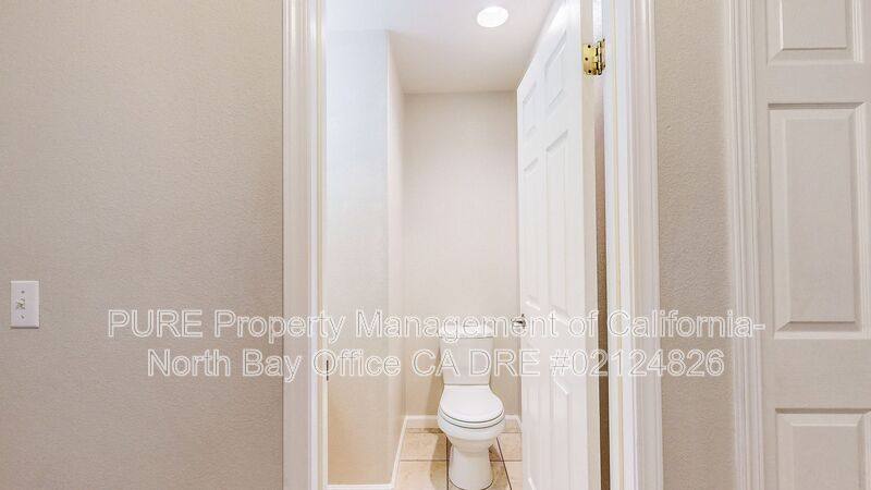 Townhouse for rent at 132 Treadway Court, Cloverdale, CA 95425