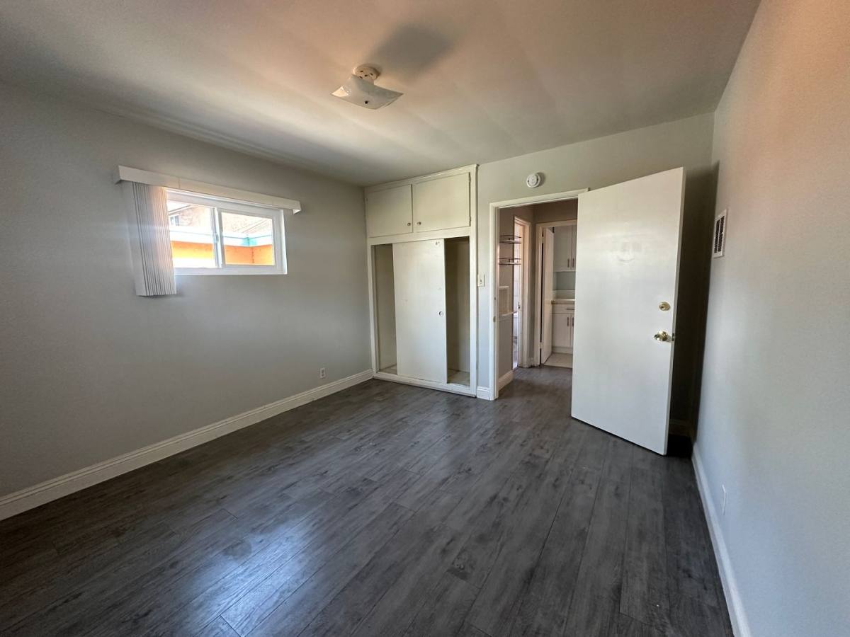 Apartment for rent at 285 N Holliston Ave, Pasadena, CA 91106