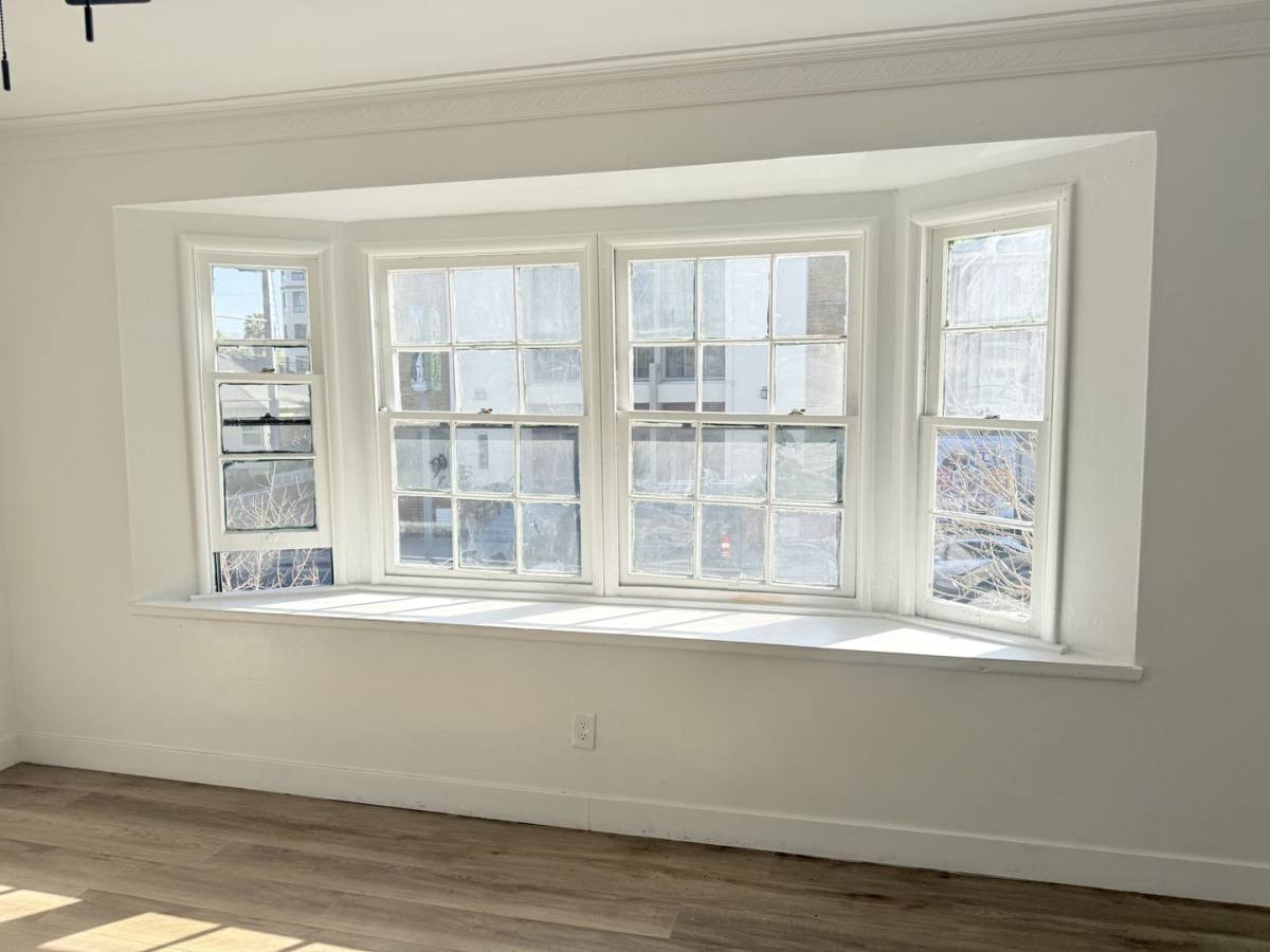 Apartment for rent at 1215 S Fairfax Ave, Los Angeles, CA 90019