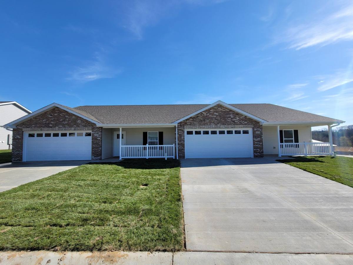 Apartment for rent at 106 Acorn Creek Rd, Washington, MO 63090