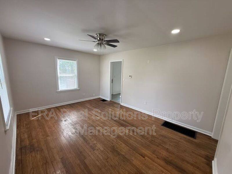 Apartment for rent at 2217 Grasmere Ave, Columbus, OH 43211