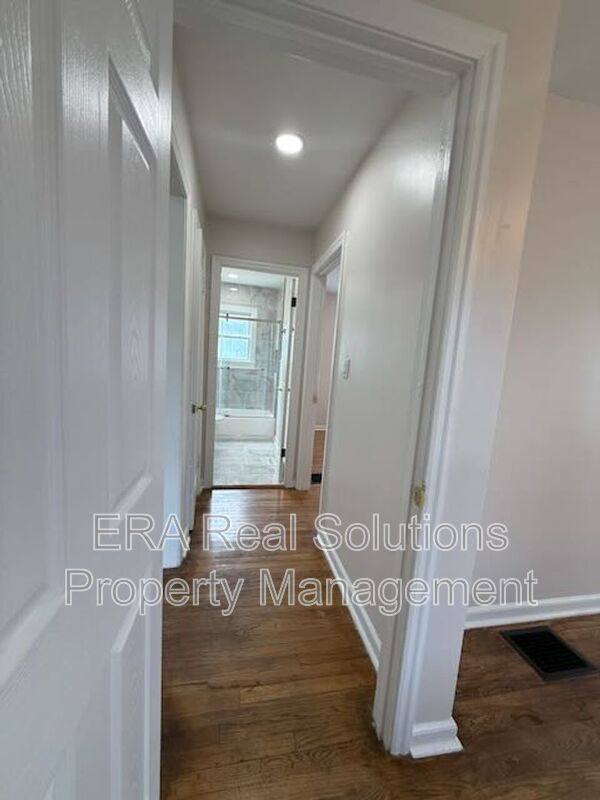 Apartment for rent at 2217 Grasmere Ave, Columbus, OH 43211