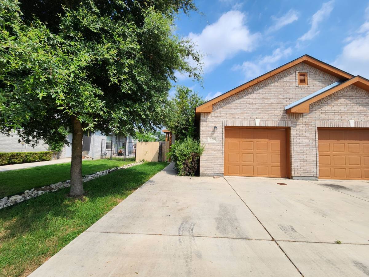 House for rent at 229 Anne Louise Dr, New Braunfels, TX 78130