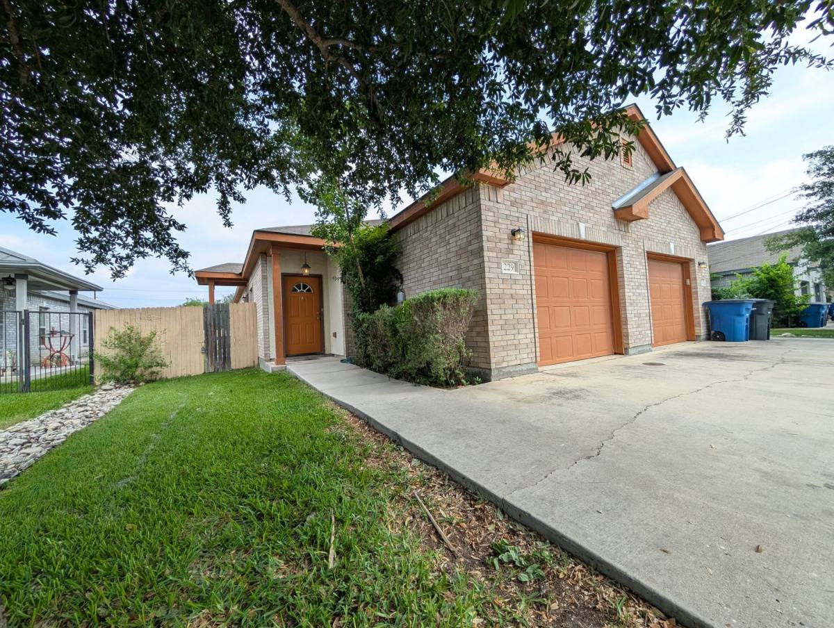 House for rent at 229 Anne Louise Dr, New Braunfels, TX 78130