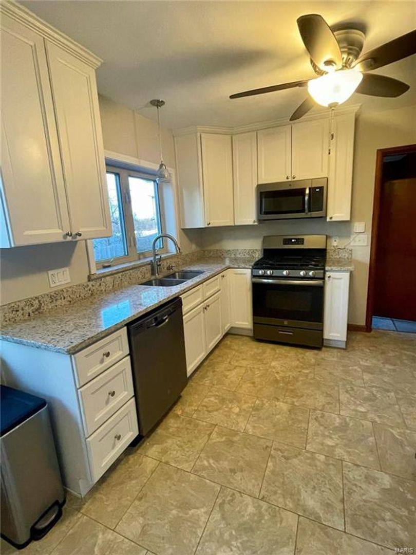 House for rent at 8501 Grantshire Lane, Saint Louis, MO 63123