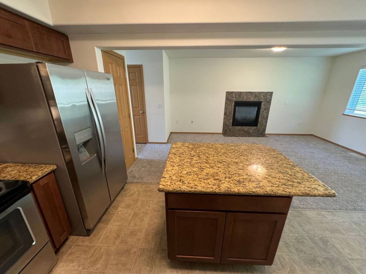 5595 S Irwin Dr, Wasilla, AK 99623 - Townhouse for Rent - Image 7