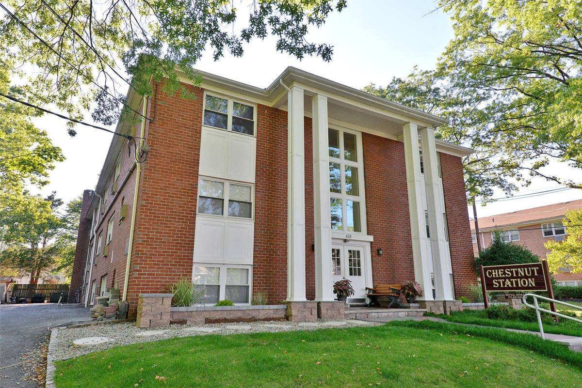 Apartment for rent at 428 Chestnut St, Roselle Park, NJ 07204
