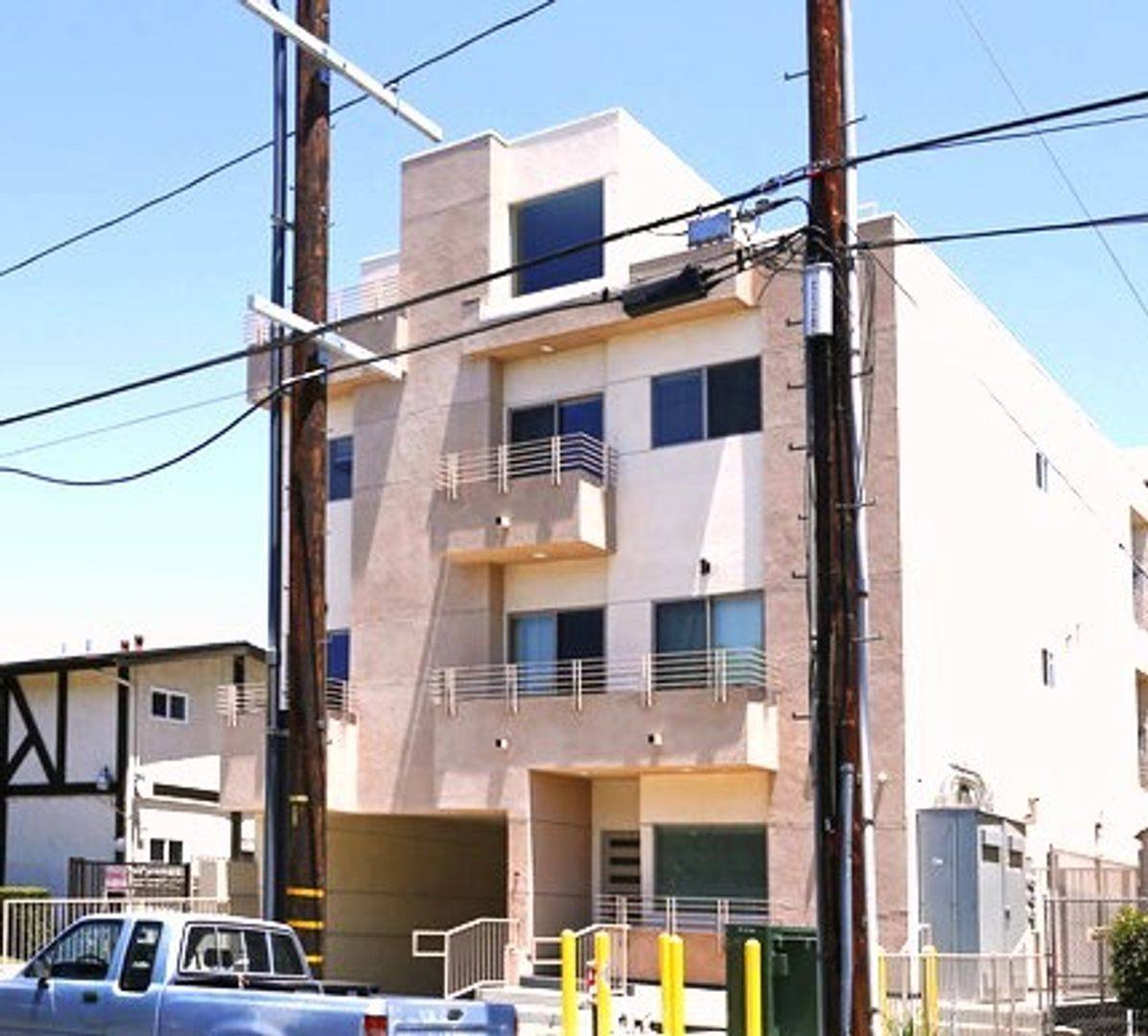 Apartment for rent at 6816 Independence Ave, Canoga Park, CA 91303