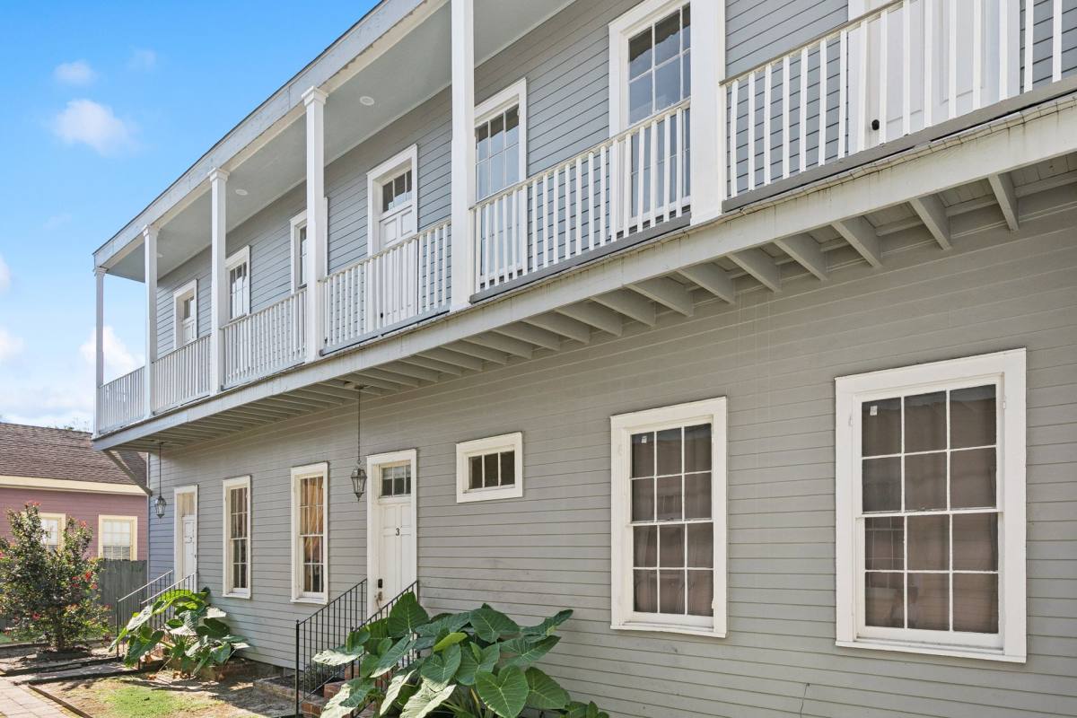 Apartment for rent at 1552 Magazine St, New Orleans, LA 70130