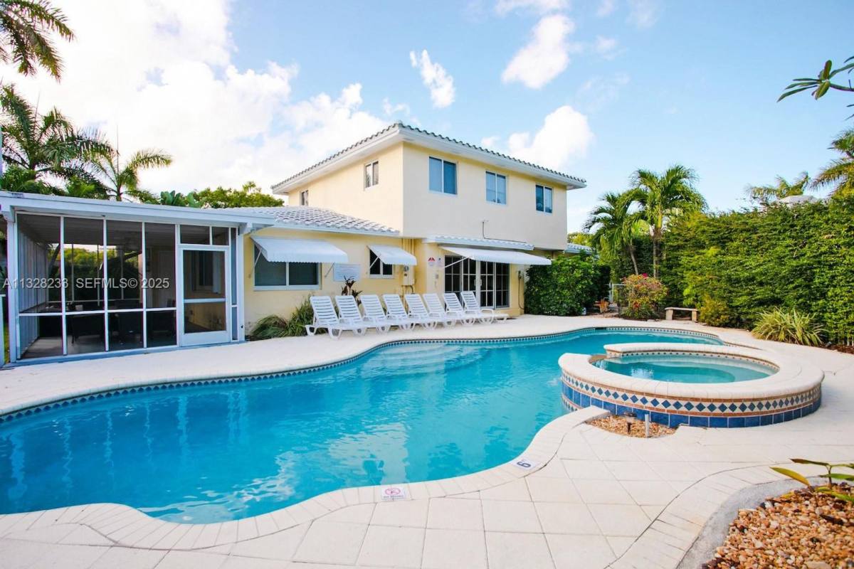 House for rent at 809 S 17th Ave, Hollywood, FL 33020