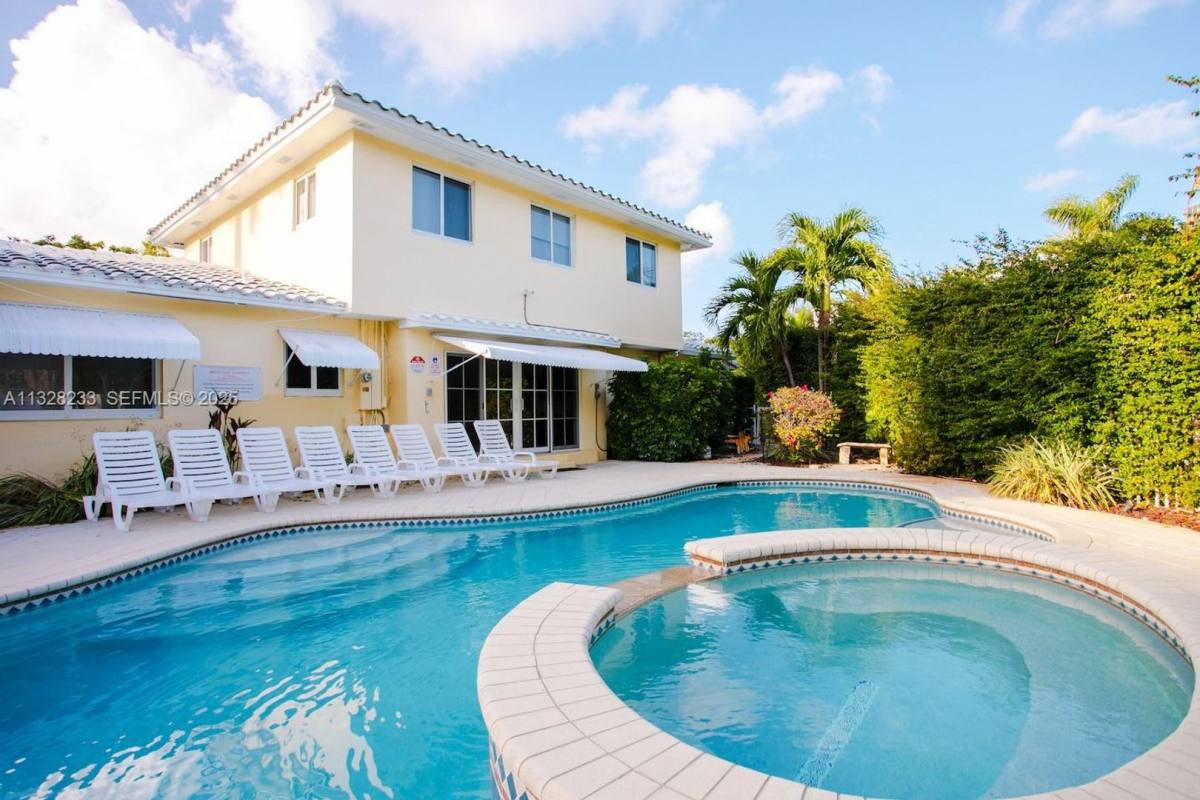 House for rent at 809 S 17th Ave, Hollywood, FL 33020