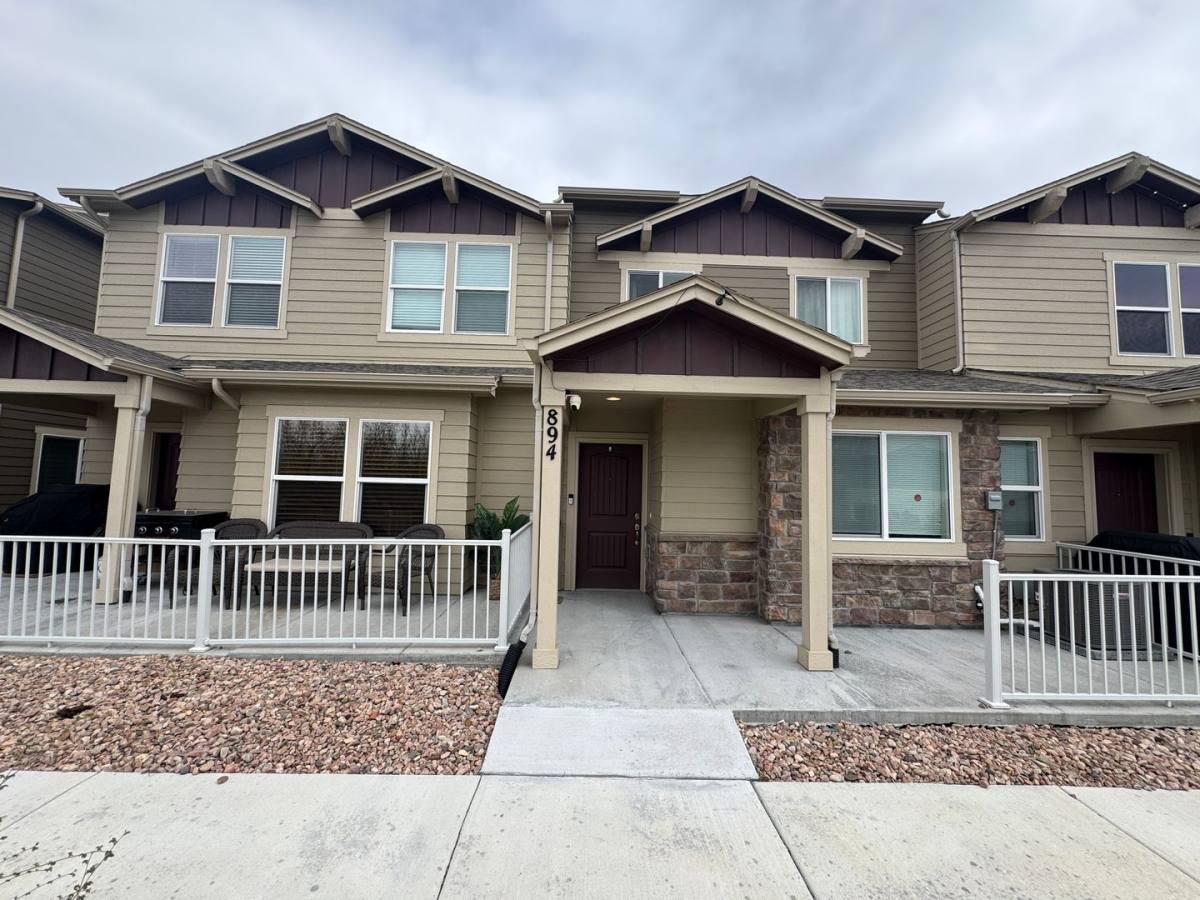 Townhouse for rent at 894 Petra Heights, Colorado Springs, CO 80916