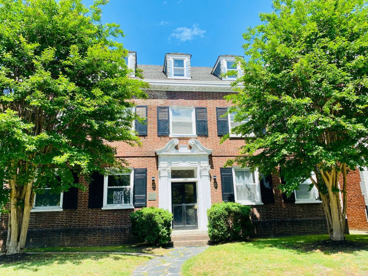 Apartment for rent at 2614 Grove Ave, Richmond, VA 23220
