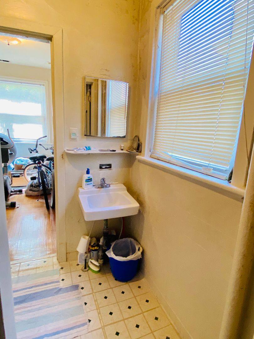 Apartment for rent at 2614 Grove Ave, Richmond, VA 23220