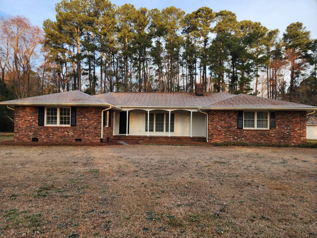 House for rent at 1303 Middle Rd, Fayetteville, NC 28312