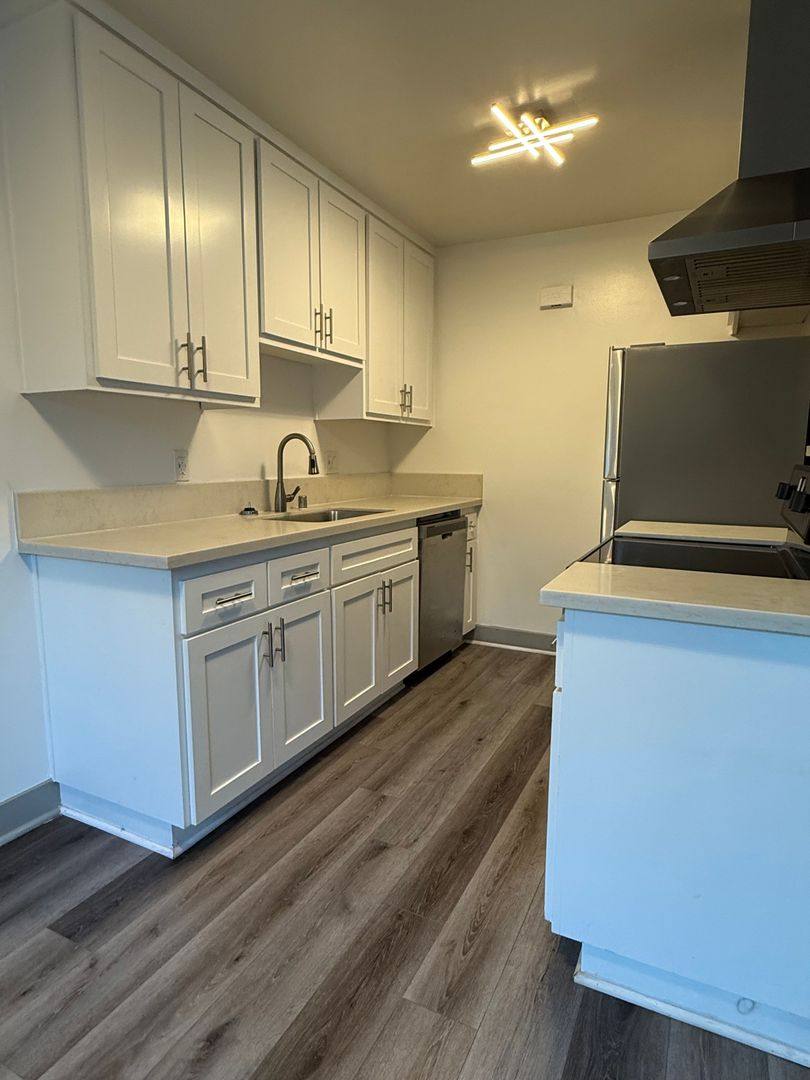 Apartment for rent at 766 Loma Ave, Long Beach, CA 90804