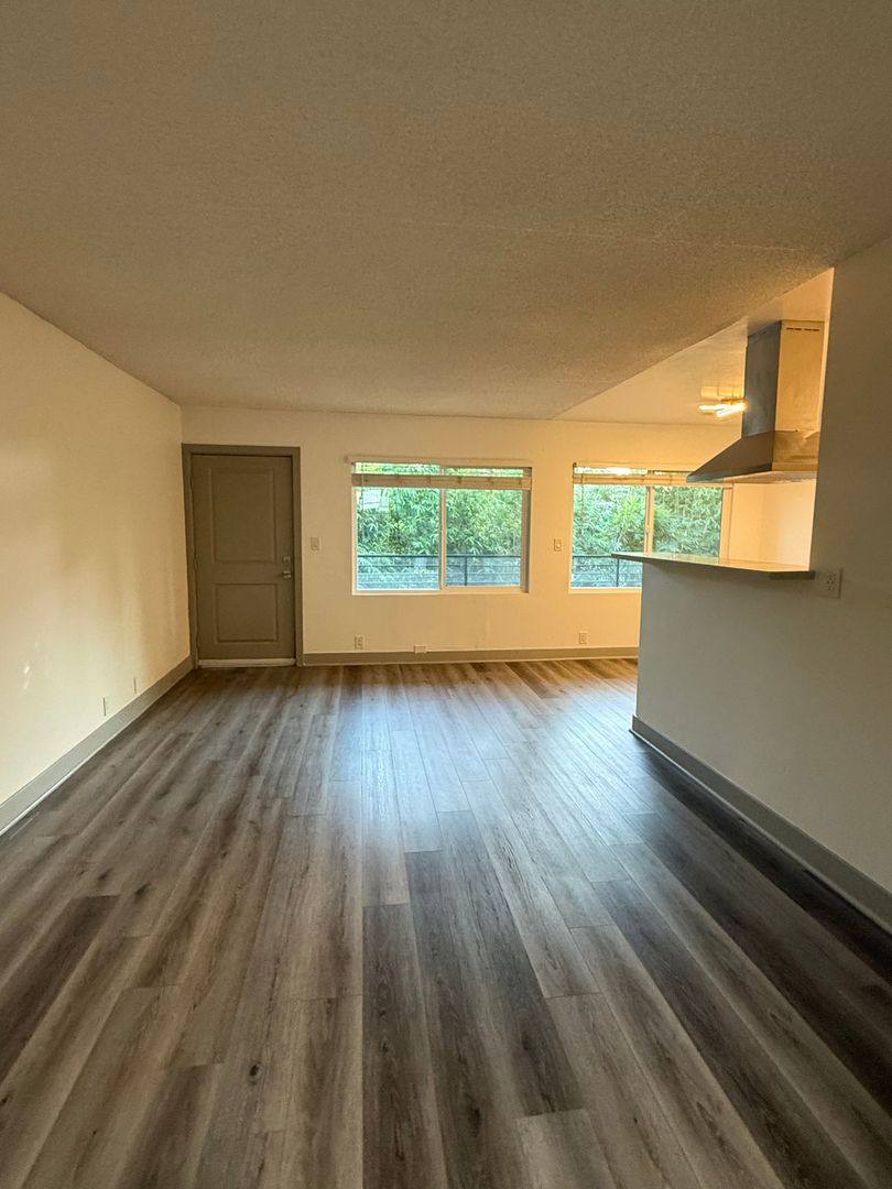Apartment for rent at 766 Loma Ave, Long Beach, CA 90804