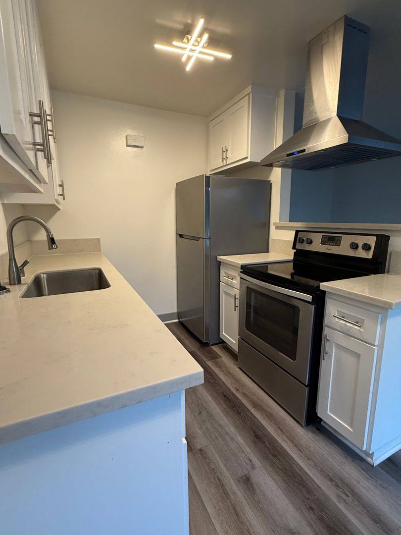 Apartment for rent at 766 Loma Ave, Long Beach, CA 90804