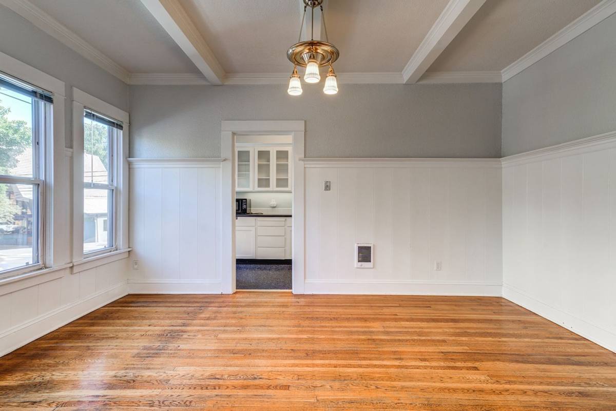 Apartment for rent at 2110 NW Flanders, Portland, OR 97210