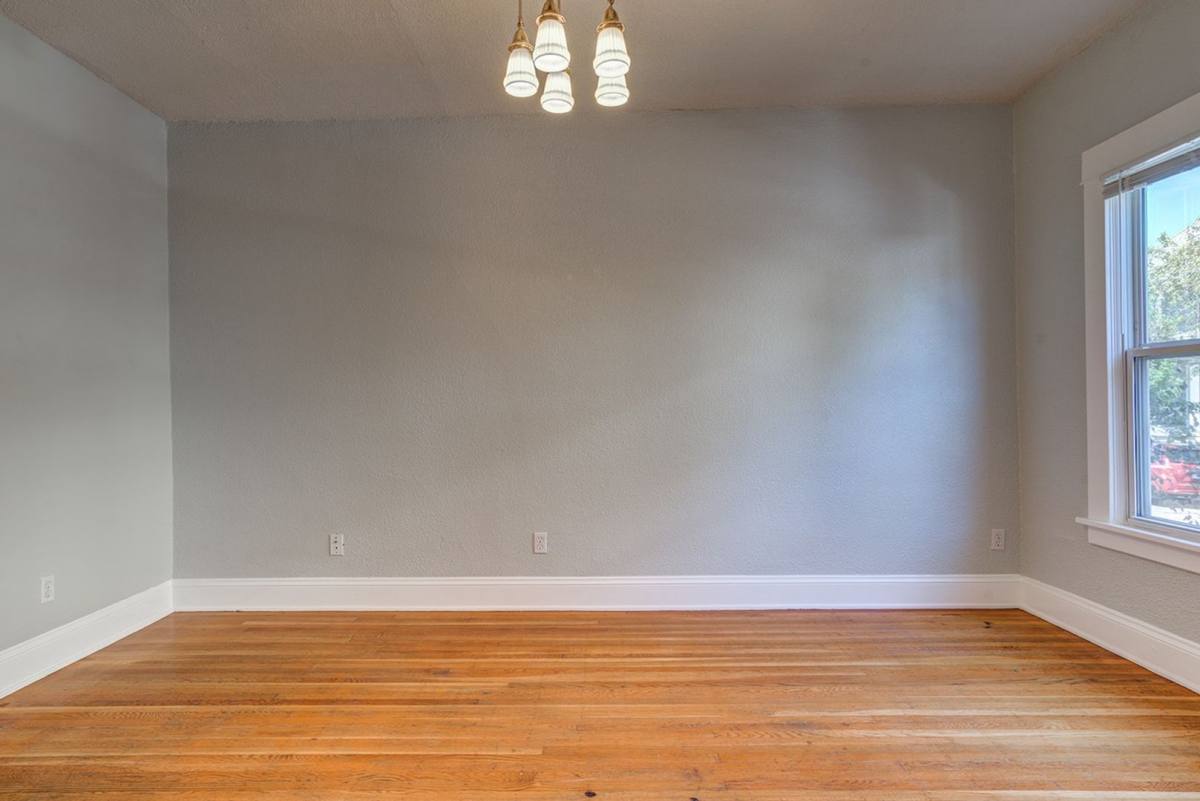 Apartment for rent at 2110 NW Flanders, Portland, OR 97210
