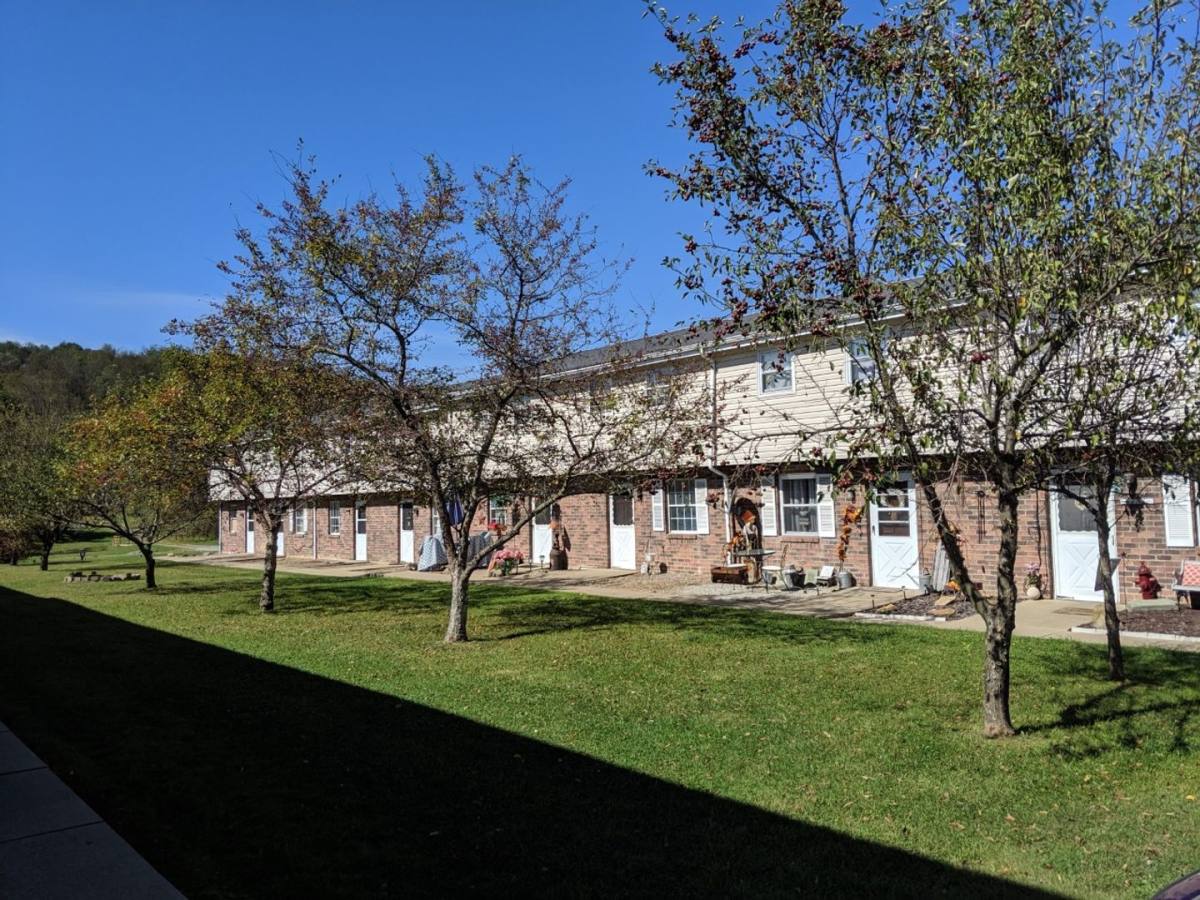 Apartment for rent at 132 Parkridge Dr, Apollo, PA 15613