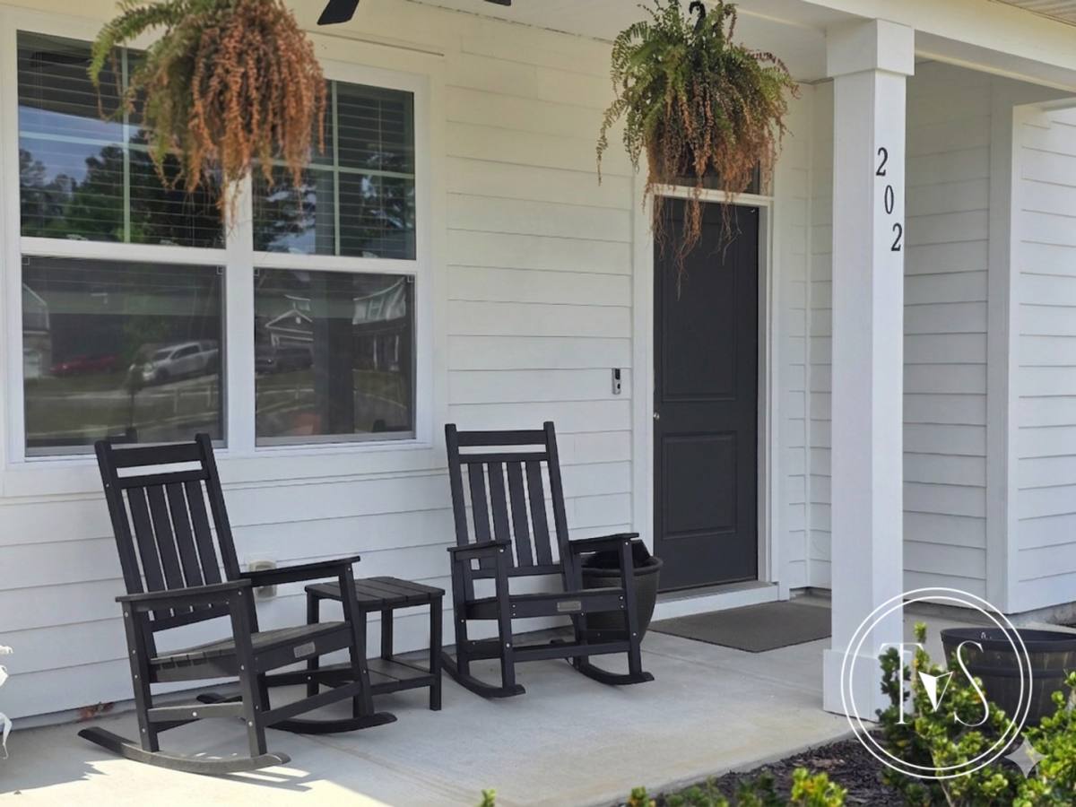 House for rent at 202 Sugar Pine Dr, Richmond Hill, GA 31324