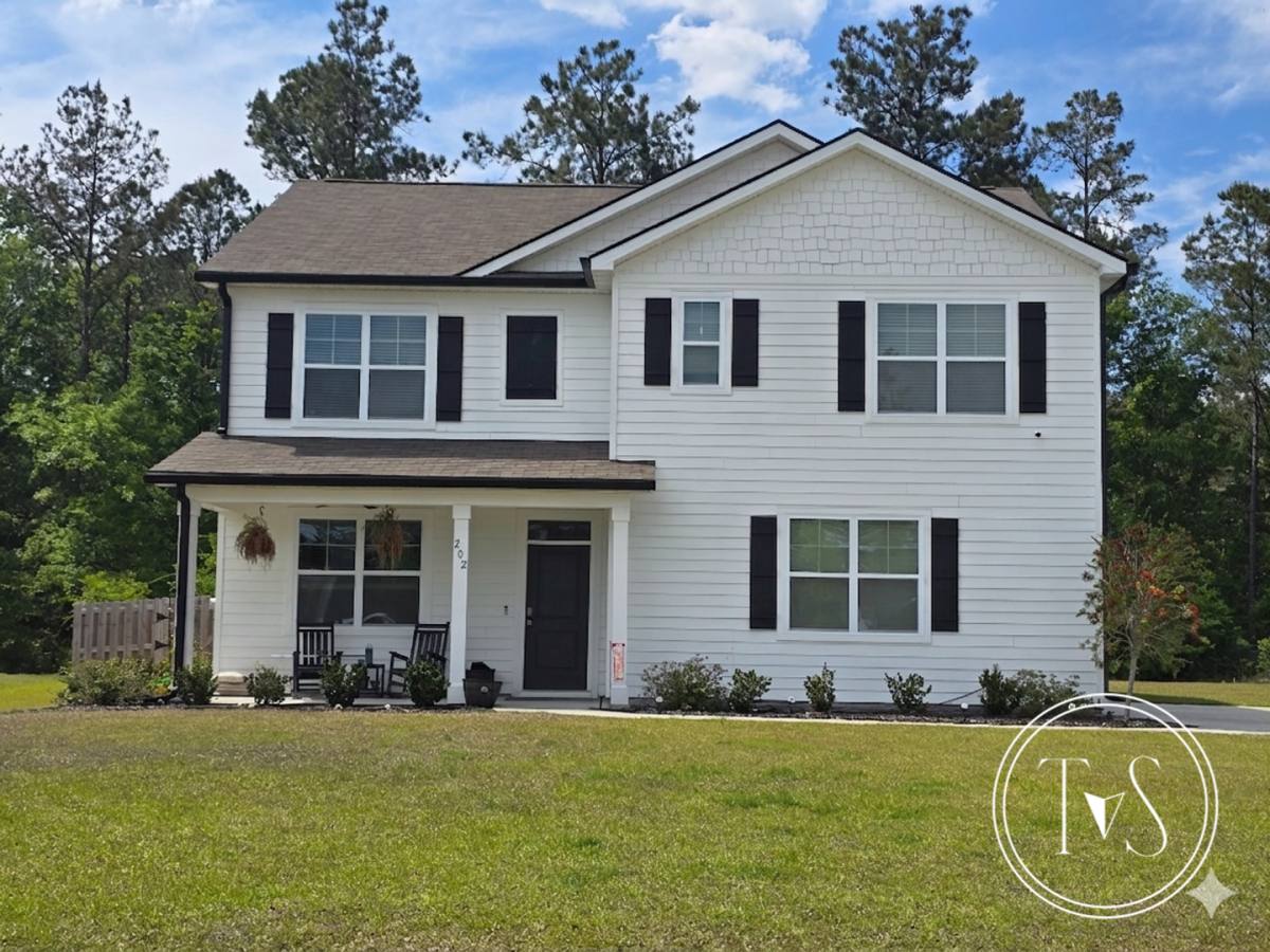 House for rent at 202 Sugar Pine Dr, Richmond Hill, GA 31324