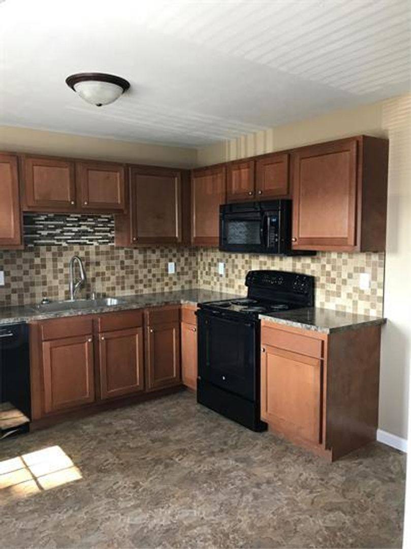 Apartment for rent at 34-40 Circle Dr, Chatham, IL 62629