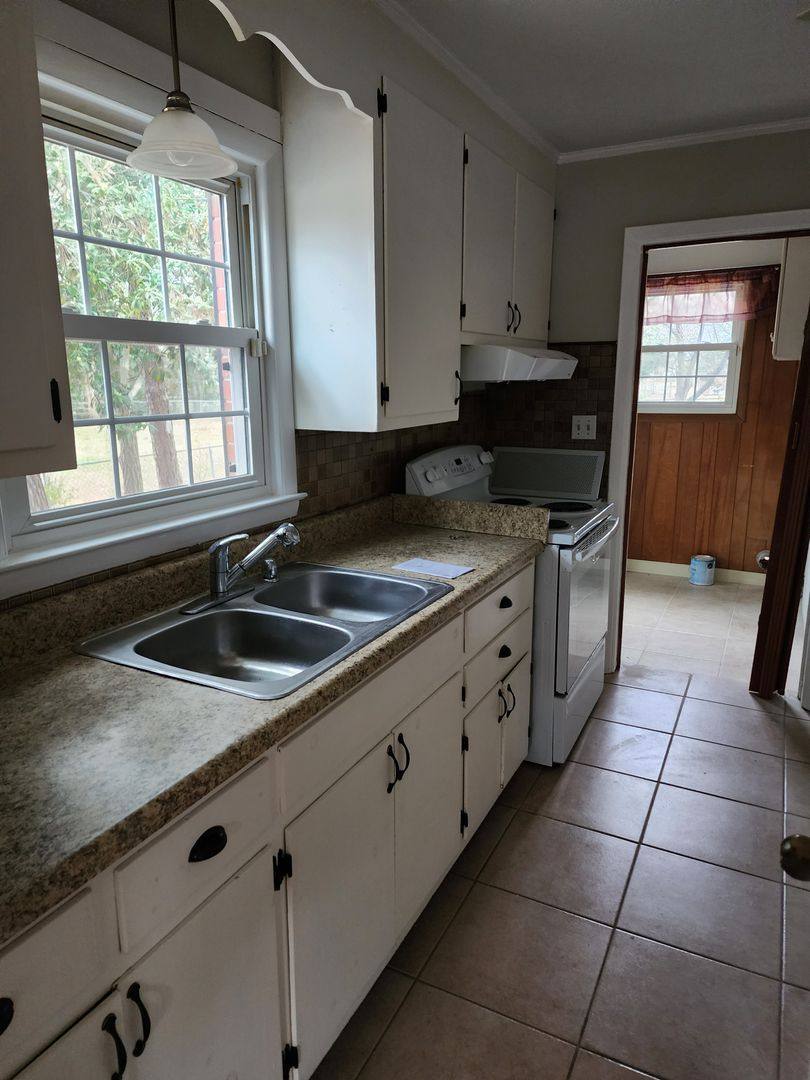 House for rent at 3526 Furman Dr, Fayetteville, NC 28304