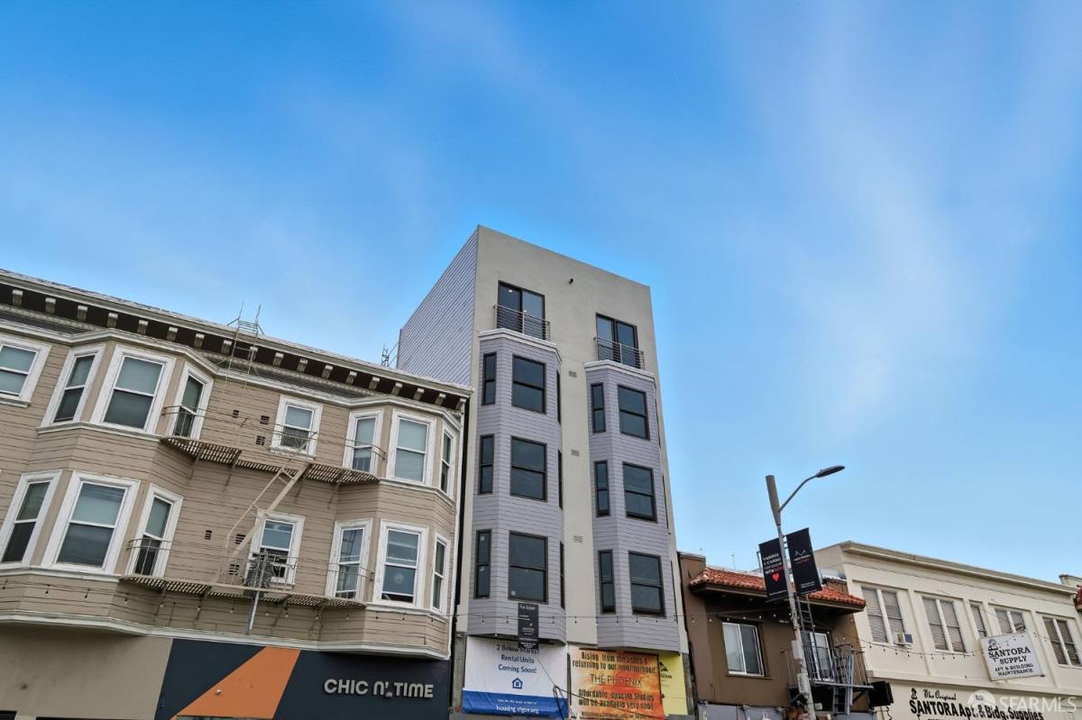 Apartment for rent at 811 Valencia St, San Francisco, CA 94110