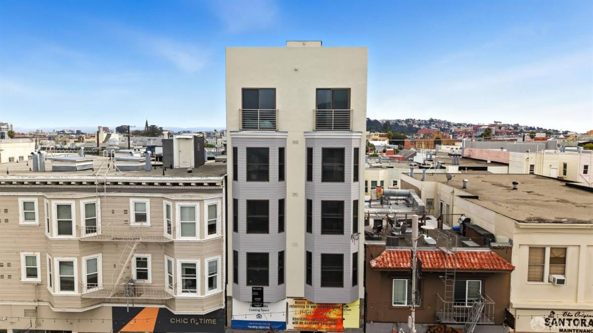 Apartment for rent at 811 Valencia St, San Francisco, CA 94110